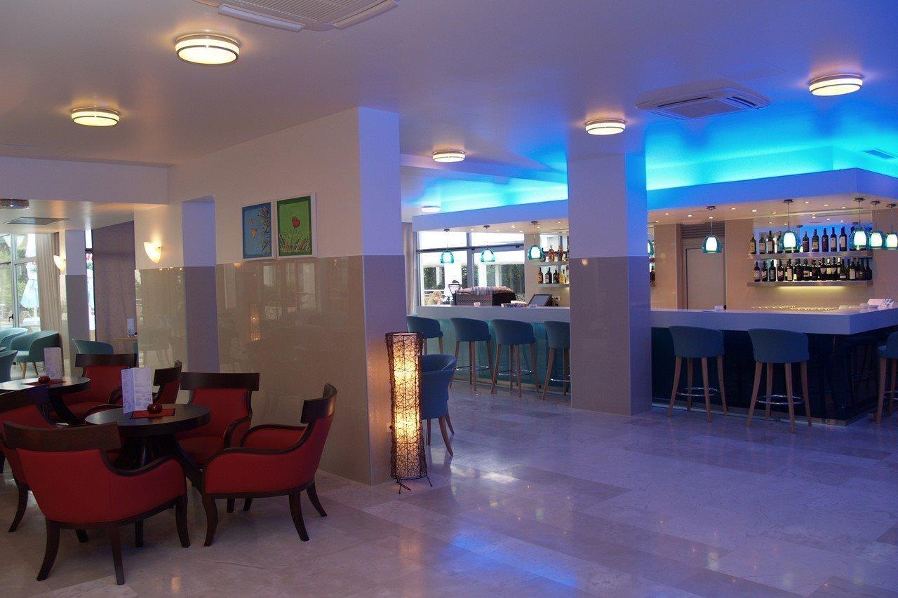 Hotel Quercus ดริเวนิก ภายนอก รูปภาพ