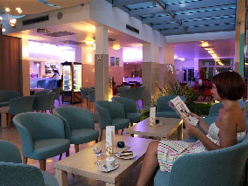 Hotel Quercus ดริเวนิก ภายนอก รูปภาพ